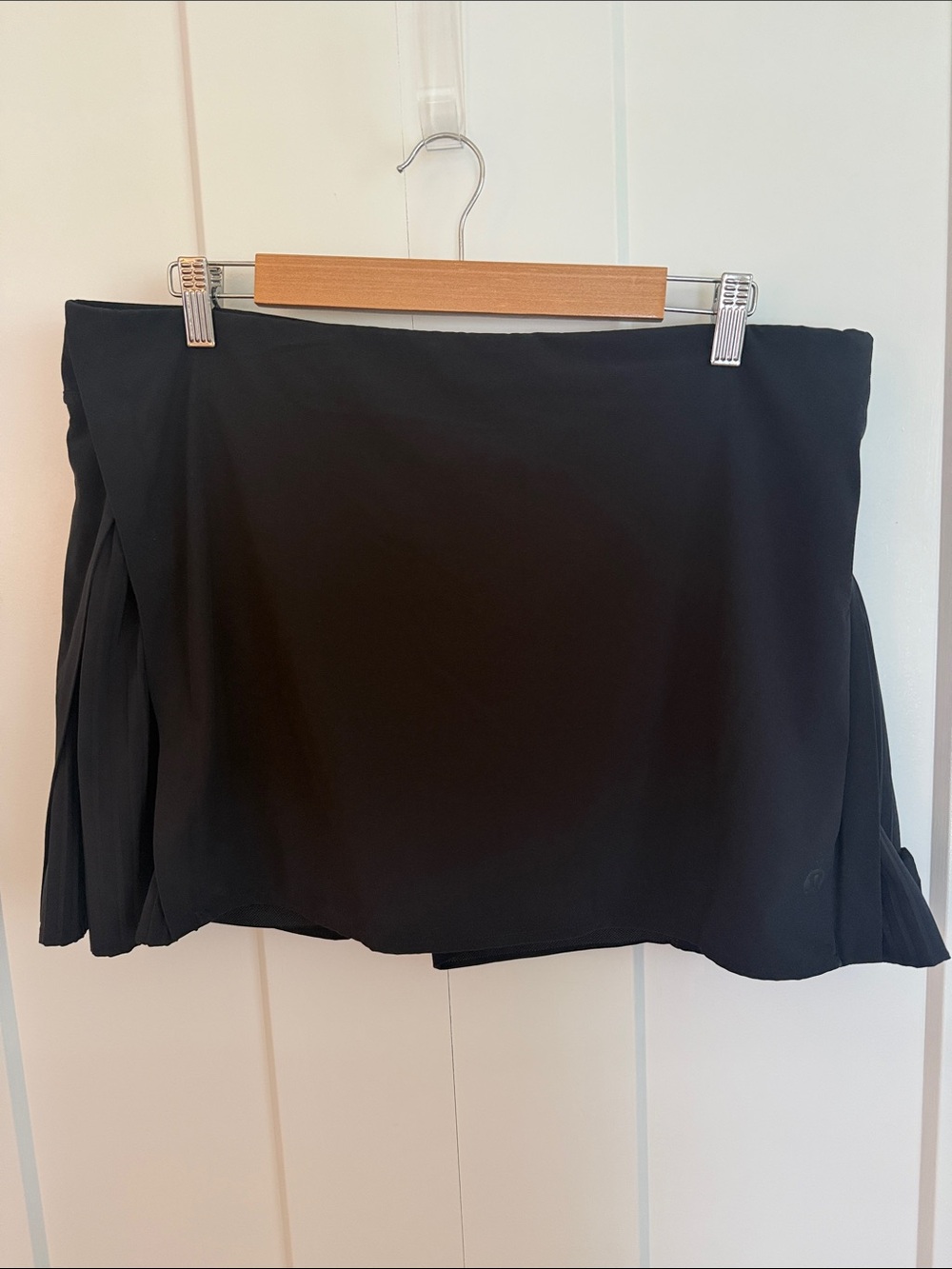 lululemon Peek Pleat High-Rise Tennis Skirt Skort Black - women’s Size 14